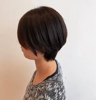 ショート 岡本 真実のヘアスタイル