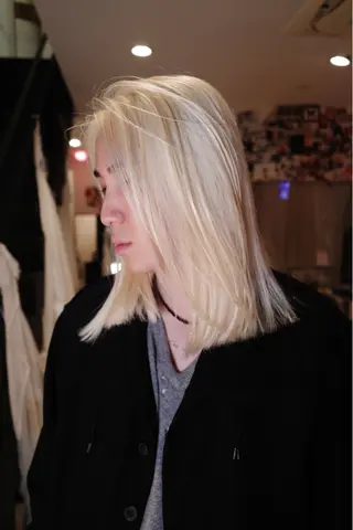 ミディアム カラー nishiura nanasaのヘアスタイル