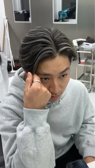 メンズ 白髪ぼかし/メッシュ ハイライト/ゆうとのヘアスタイル