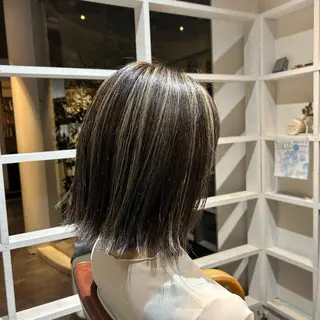 ミディアム カラー 佐伯 真奈のヘアスタイル