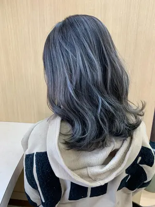 ミディアム カラー yui .のヘアスタイル