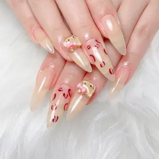 ネイル queensnail 🧸mikaのネイルデザイン