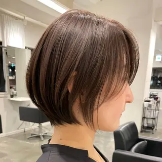 ショート カラー 藤川 明英里のヘアスタイル