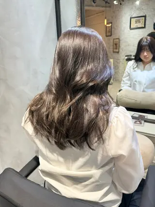 セミロング カラー 【銀座】艶髪/上品な カラー特化/涼/駅近のヘアスタイル