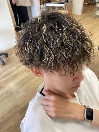 ショート カラー パーマ メンズ Natural KeEのヘアスタイル