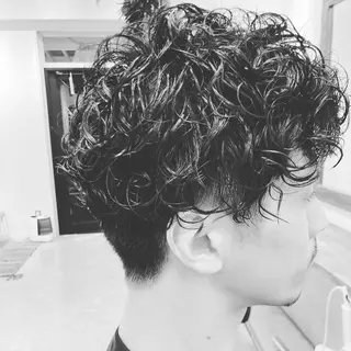 ショート KOBAYASHI TEPPEIのヘアスタイル