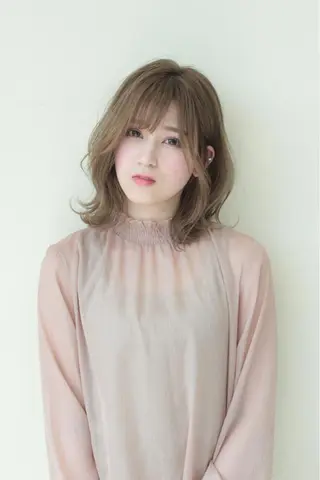 ミディアム 山本 鮎里のマツエク・マツパデザイン