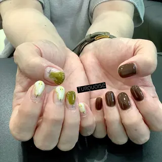 ネイル 個性派ネイルサロン 💅🏼ターコイズのネイルデザイン