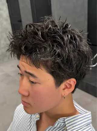 ショート パーマ スパイキーショート 長谷野真吾のヘアスタイル