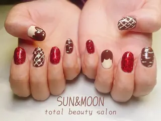 ネイル SUN&MOON REOのネイルデザイン