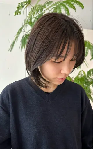 カラー 岡あかね ブリーチ なし透明感ベージュのヘアスタイル