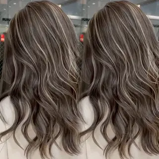 ロング カラー 表参道/ハイライト バレイヤージュのヘアスタイル