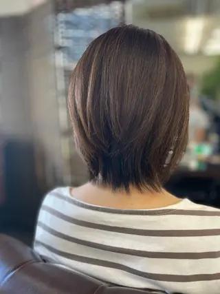 ショート カラー 沢田 瞳のヘアスタイル