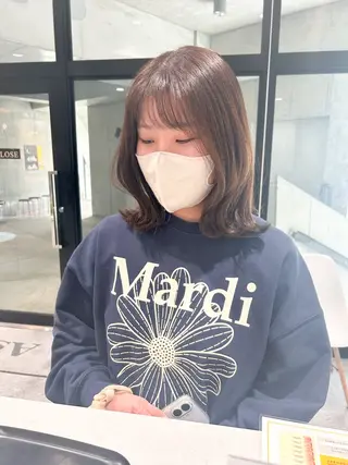 ミディアム 🫧透明感イルミナ カラー🫧三浦菜々子のヘアスタイル