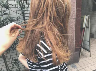 セミロング カラー 荒川 ひなの 新川崎のヘアスタイル