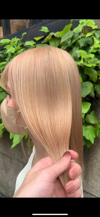 セミロング カラー れい🫧 ハイトーン特化のヘアスタイル
