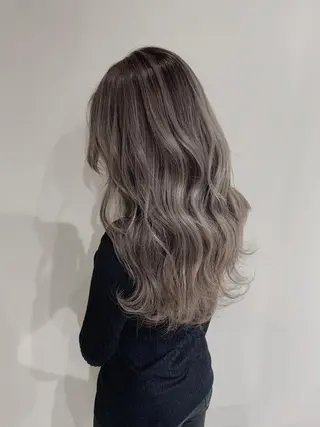 ロング カラー ムラ修正.ブリーチ エクステ🤍アミルのヘアスタイル