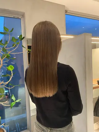 カラー kou🌥️レイヤー /艶カラーのヘアスタイル