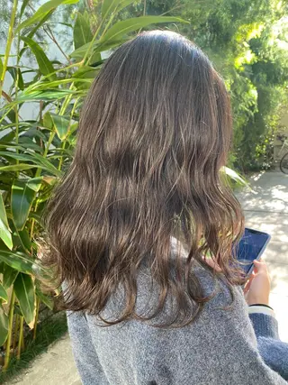 ミディアム ナガイ アヤのヘアスタイル