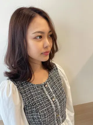 ミディアム カラー 天野 瑠真のヘアスタイル