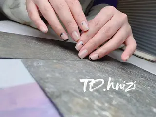 ミディアム めぐみのネイルサロン スタッフ練習のネイルデザイン