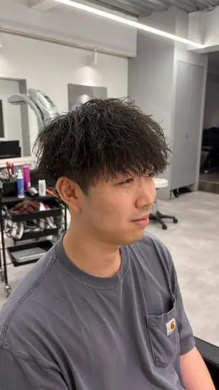 ミディアム パーマ メンズ 高橋 周のヘアスタイル