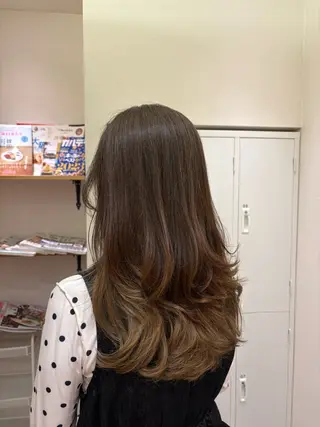 ロング MAHAE 中司のヘアスタイル