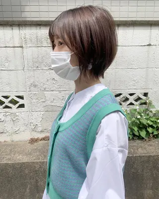ショート カラー 柔らかブラウン/顔周 りレイヤー♡ユウシのヘアスタイル