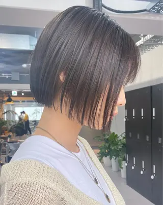 ショート カラー 中山 天地のヘアスタイル