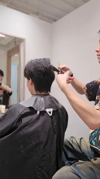 ショート メンズ 縮毛矯正をしている人 のためのカラーのヘアスタイル