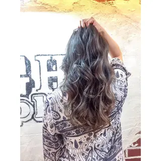 ロング EIGHT plum TOKIOリミテッドのヘアスタイル