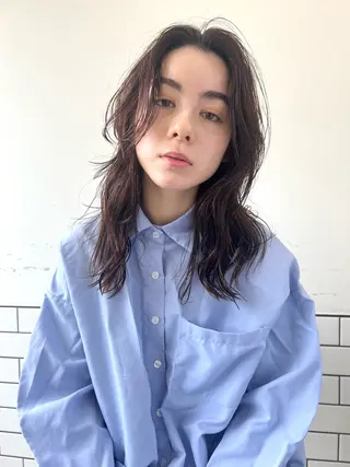 ロング 奥田 葵のヘアスタイル