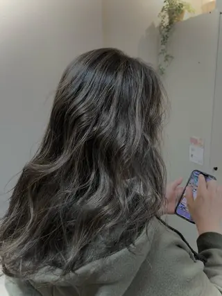 ロング 池岡 洋子のヘアスタイル