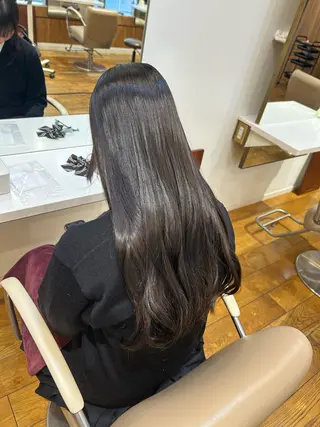 カラー 根本 琴子のヘアスタイル