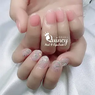 ネイル Quincy ネイル&アイラッシュのマツエク・マツパデザイン