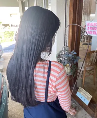 ミディアム カラー grand juteのヘアスタイル