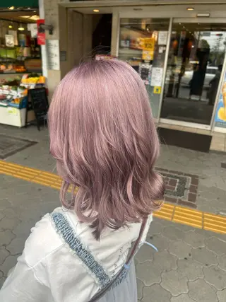 ミディアム カラー あやめ🪽 オリーブ/ハイトーンのヘアスタイル