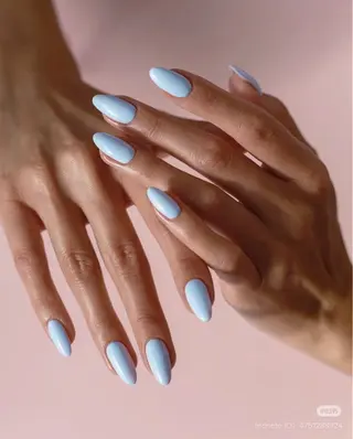 ミディアム カラー Chiin Nailのネイルデザイン