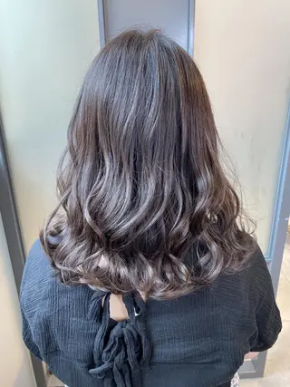 セミロング カラー 【透明感、艶髪】西村 有司のヘアスタイル