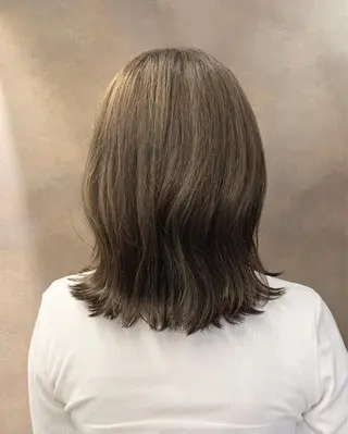 ミディアム カラー SAKINO. ベージュカラーのヘアスタイル