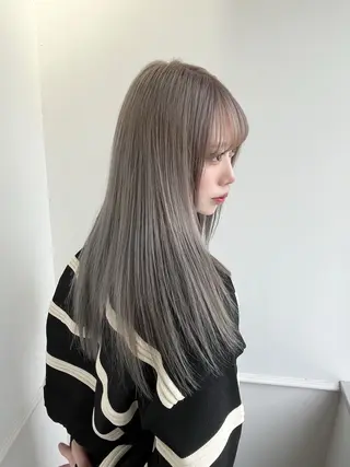 カラー ニトウ レイナのヘアスタイル
