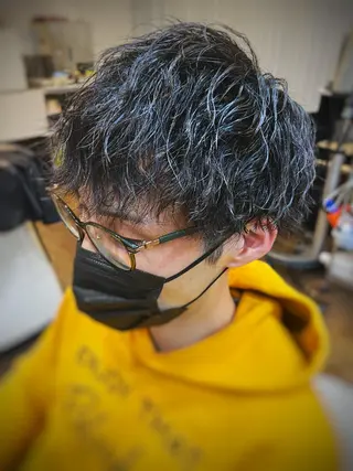 ミディアム パーマ メンズ 二本木 秀成のヘアスタイル