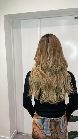 ロング カラー Merlyosaka 早川未来のヘアスタイル