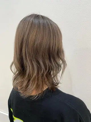 ミディアム カラー 内田温子大人女性 ハイライト、ボブのヘアスタイル