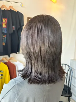 ミディアム カラー 岩村 夏姫のヘアスタイル