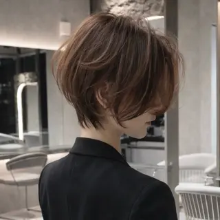 ショート カラー 《髪質改善✖️レイヤ ー🩶》ナオヤのヘアスタイル