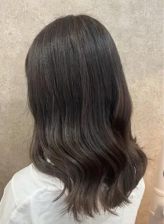 ロング カラー 山口 詩織のヘアスタイル