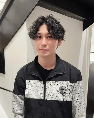 パーマ メンズ 【センターパート】 ETO／江藤翼の眉毛・アイブロウイメージ