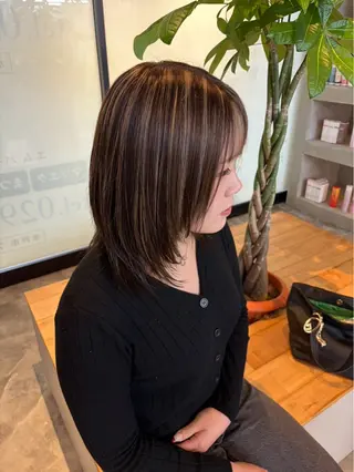 ミディアム 縮毛矯正🐼暖色 根本侑季のヘアスタイル