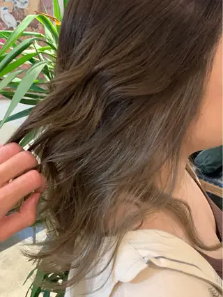 ロング カラー putri 副店長 岸本　拓真のヘアスタイル